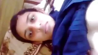கருங்காலி ஒரு அழகான அழகி புண்டை உள்ள fucked மற்றும் அவளை உறிஞ்சும் ஒரு சேவல் கொடுத்தார் சன்னி லியோன் கவர்ச்சி